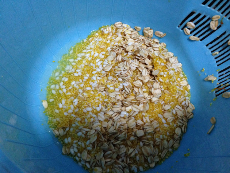 红枣小米燕麦粥步骤2