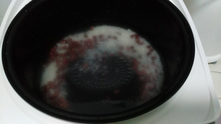 红薯红豆粥步骤2
