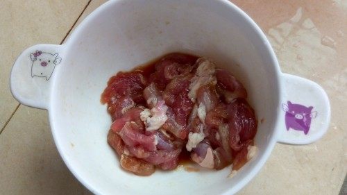 花生鱿鱼瘦肉粥步骤3