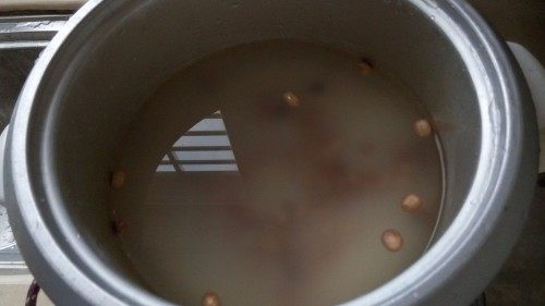花生鱿鱼瘦肉粥步骤5