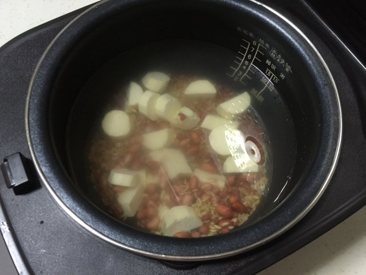 红豆莜麦粒粥步骤3