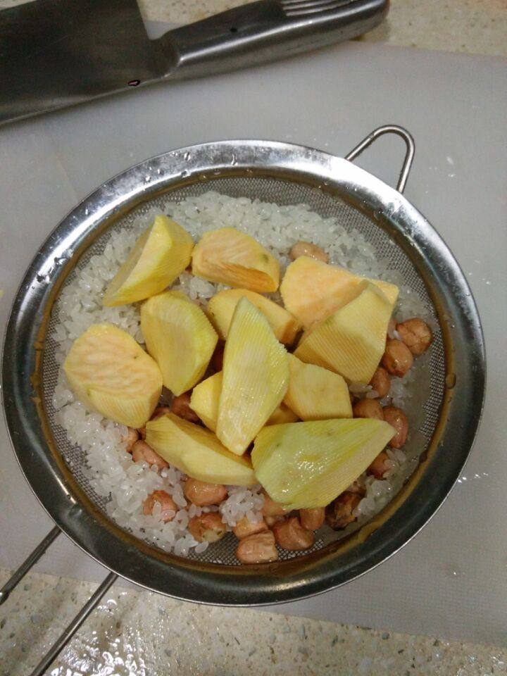 地瓜花生粥步骤3