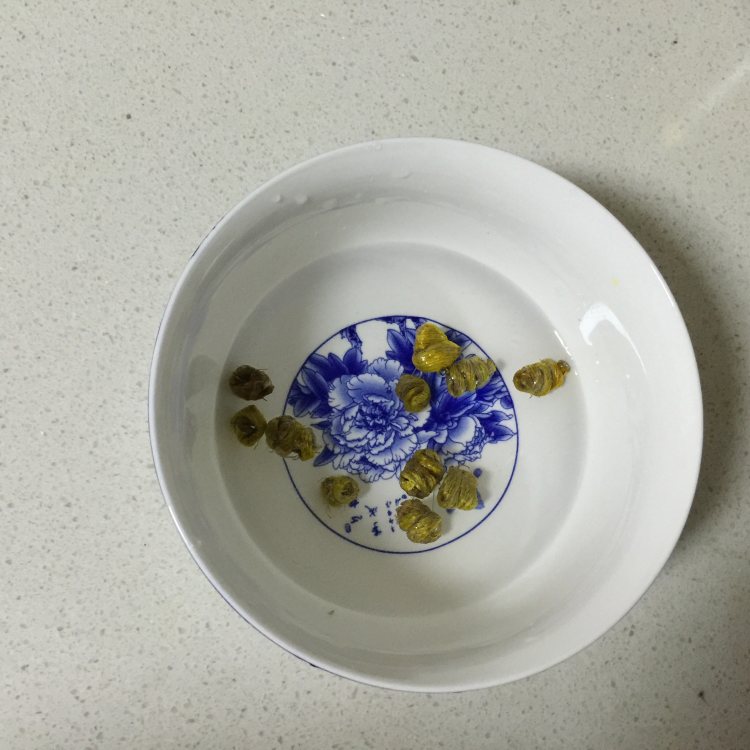 铁皮石斛枸杞小米粥步骤3