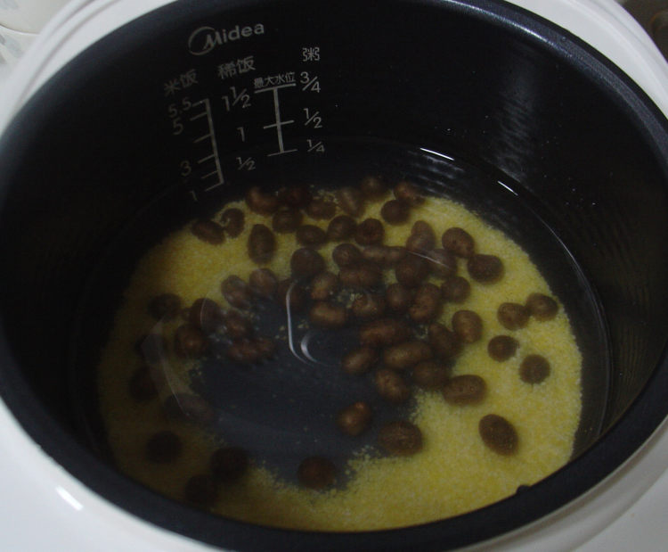 山药豆煮小碴粥步骤7