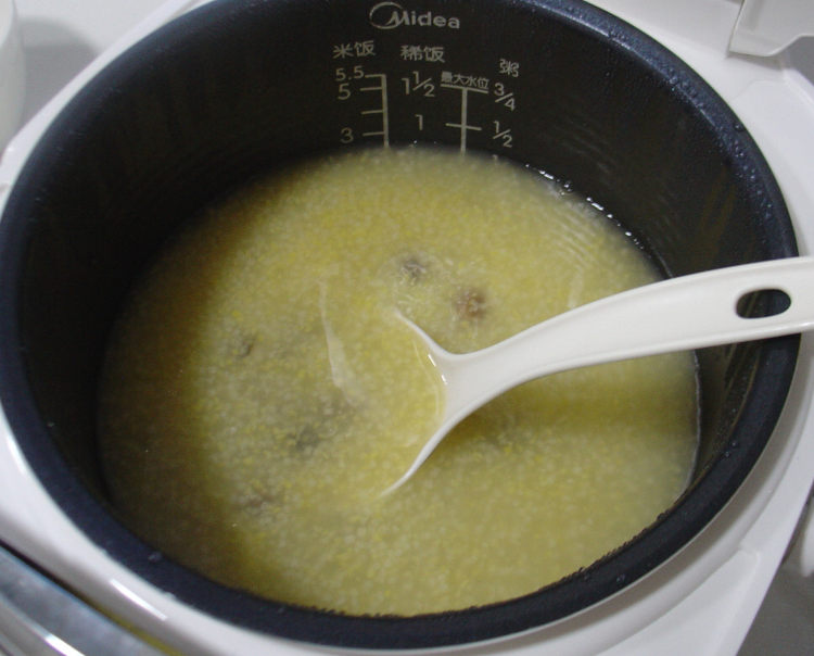 山药豆煮小碴粥步骤9