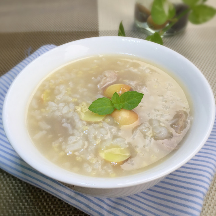 莲子瘦肉粥步骤6