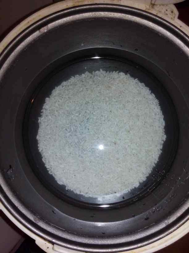 西米紫薯粥步骤1