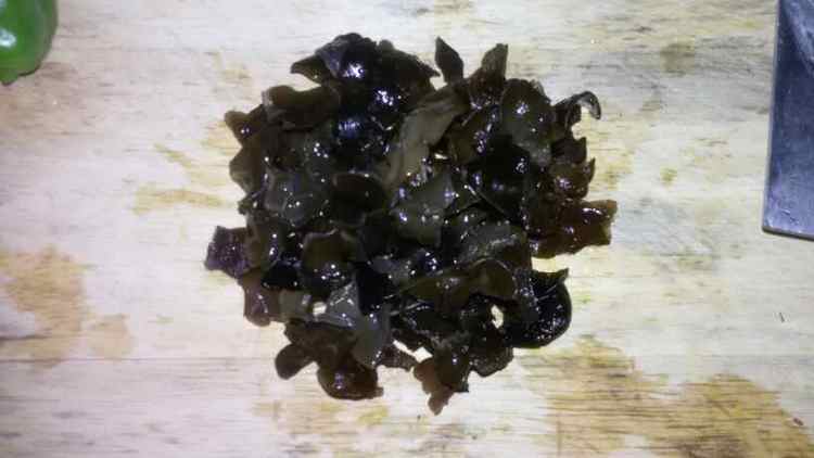 胡萝卜木耳大骨粥步骤4