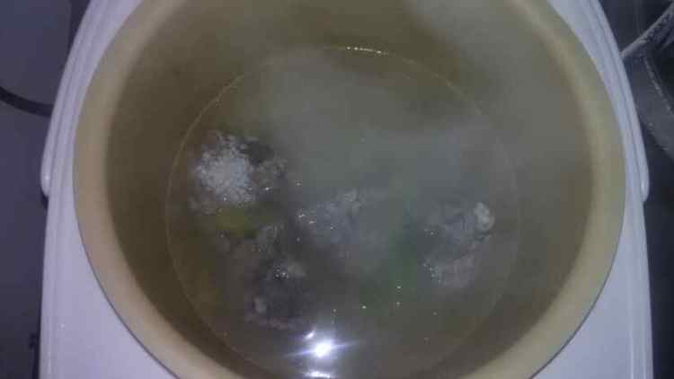 胡萝卜木耳大骨粥步骤8