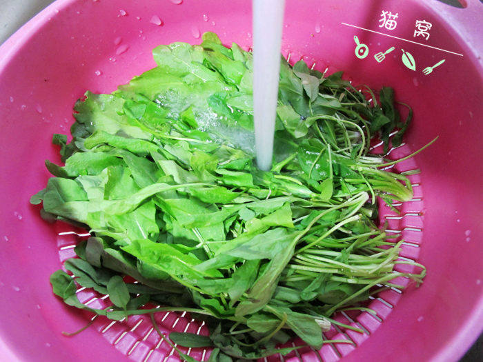 荠菜瘦肉粥步骤2