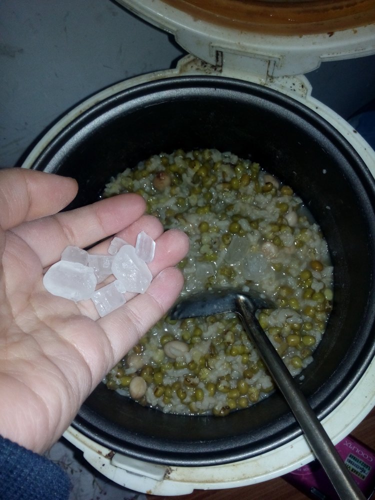 绿豆花生粥步骤6