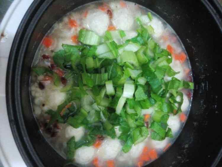 薏米丸子蔬菜粥步骤4