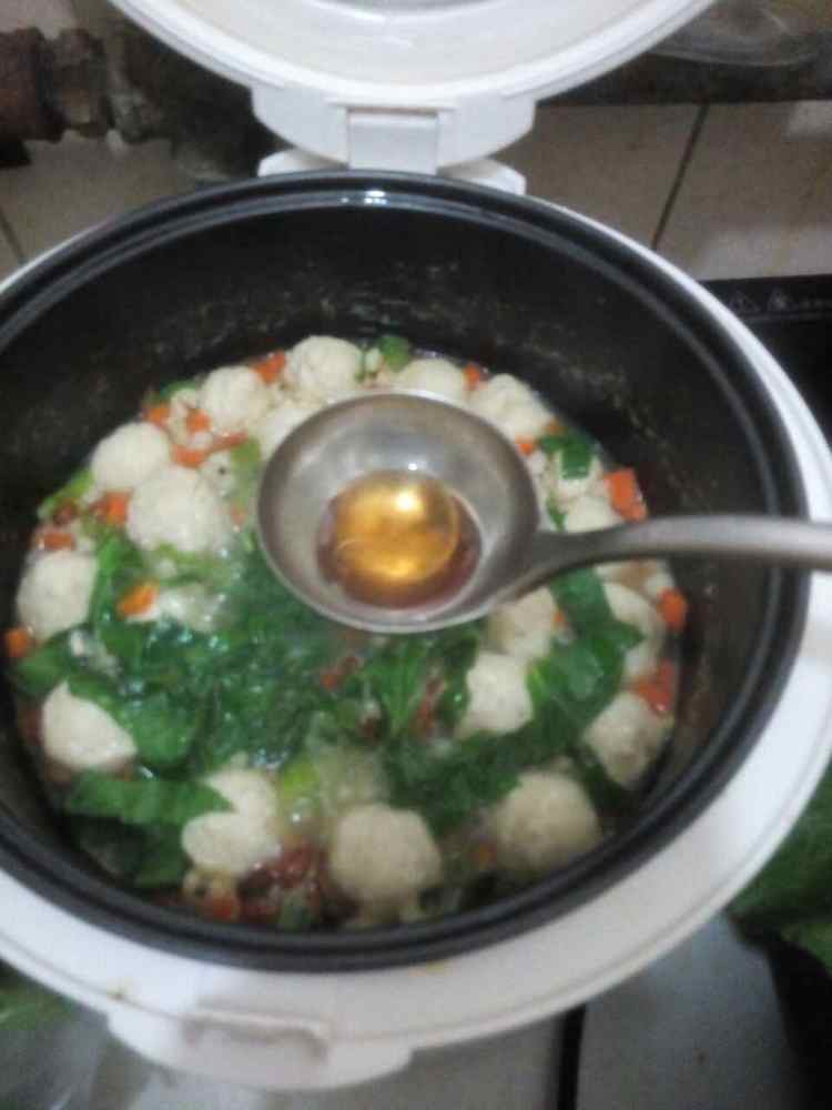薏米丸子蔬菜粥步骤5
