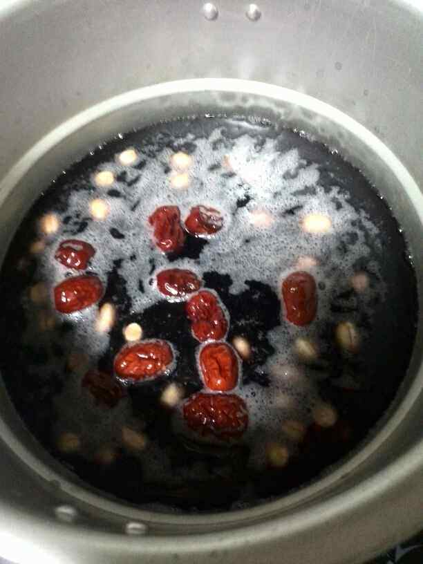 黑米红枣粥步骤7