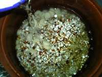 山药薏米芡实粥步骤7