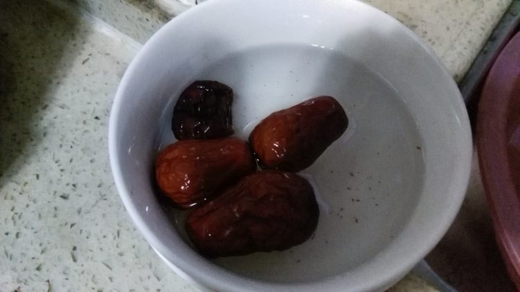 雪莲果玉米排骨汤步骤7