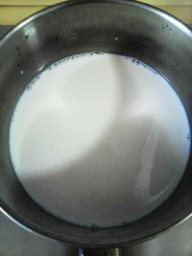 牛奶玉米粥步骤2
