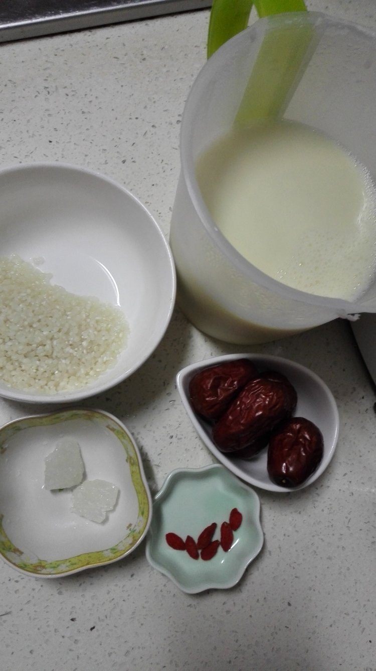 豆浆冰糖粥步骤1