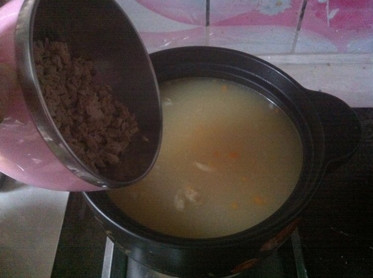 杂蔬板鸭藜麦粥步骤8
