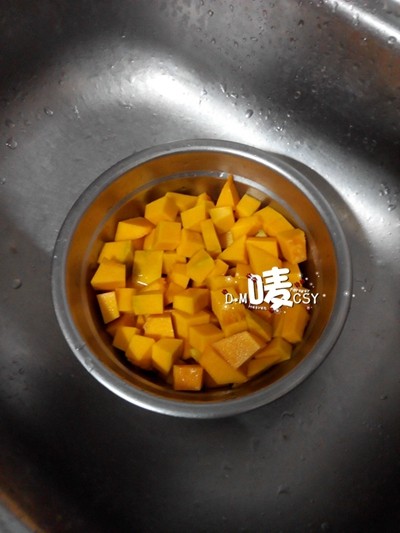 南瓜粳米粥步骤2