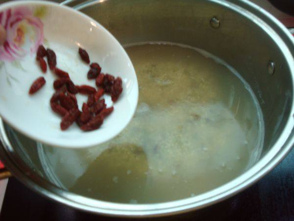 枸杞绿豆小米粥步骤5