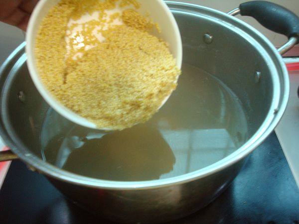 枸杞绿豆小米粥步骤4
