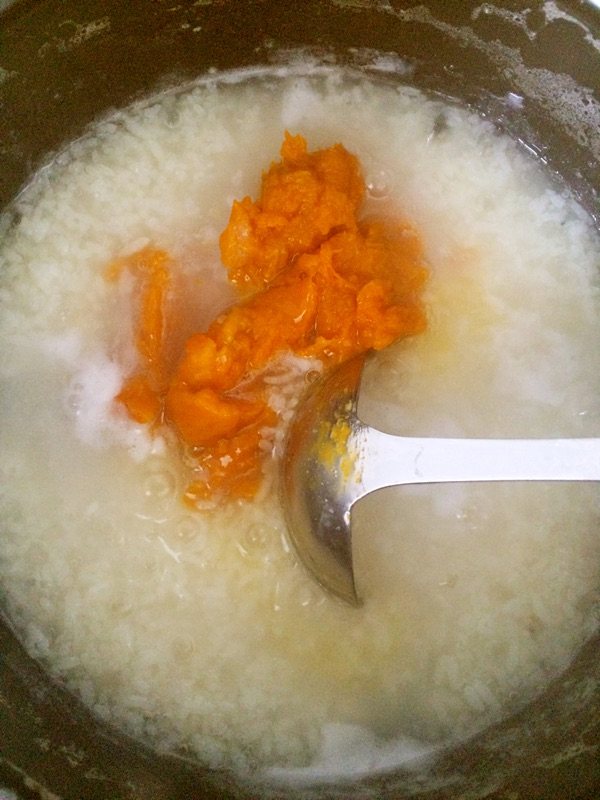 宝宝辅食—南瓜粥步骤4