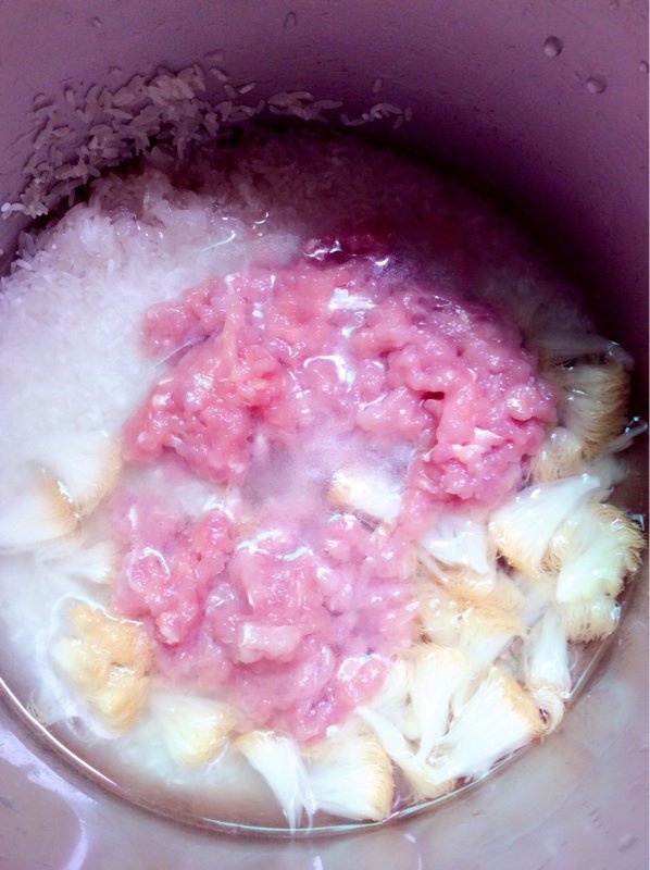 猴头菇瘦肉粥步骤3