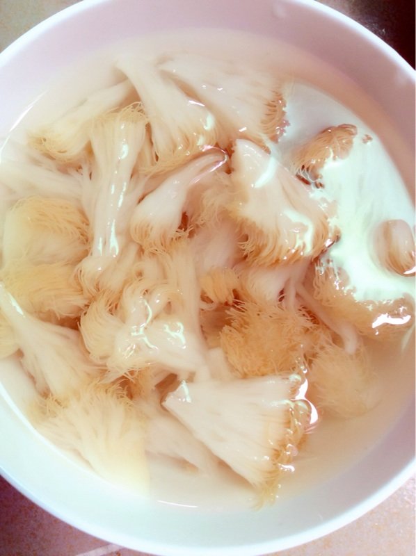 猴头菇瘦肉粥步骤1