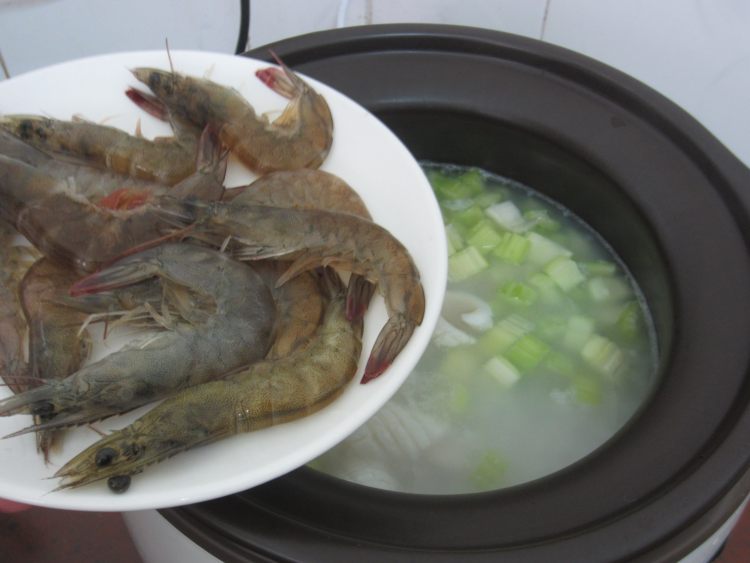 芹菜海鲜砂锅粥步骤10