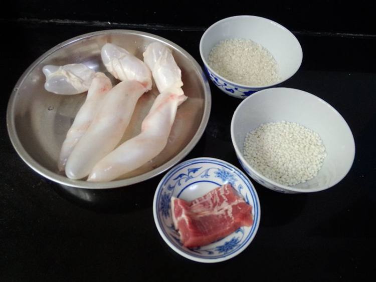 鱼鳔瘦肉粥步骤1