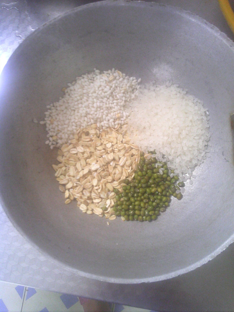 绿豆燕麦糯米粥步骤1