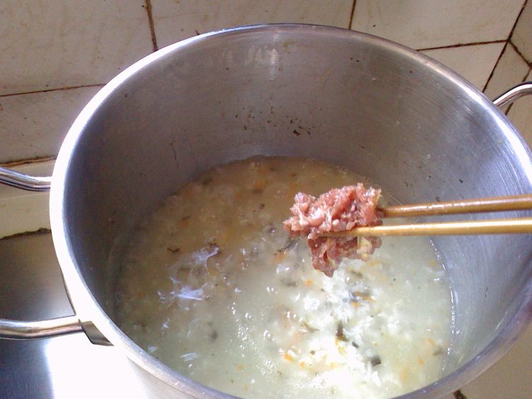 菜干肉末粥步骤6