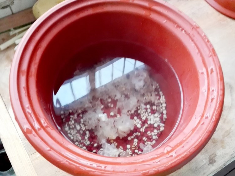 红豆薏米银耳羹步骤6