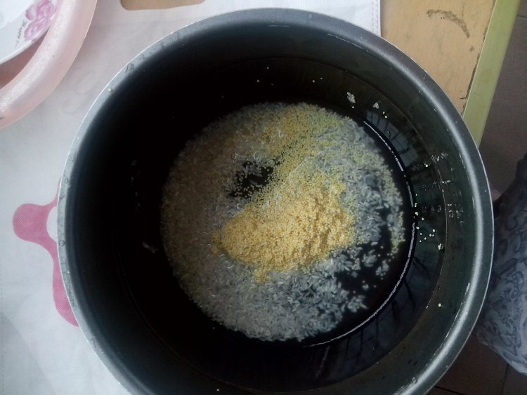 小米玉米片粥步骤3