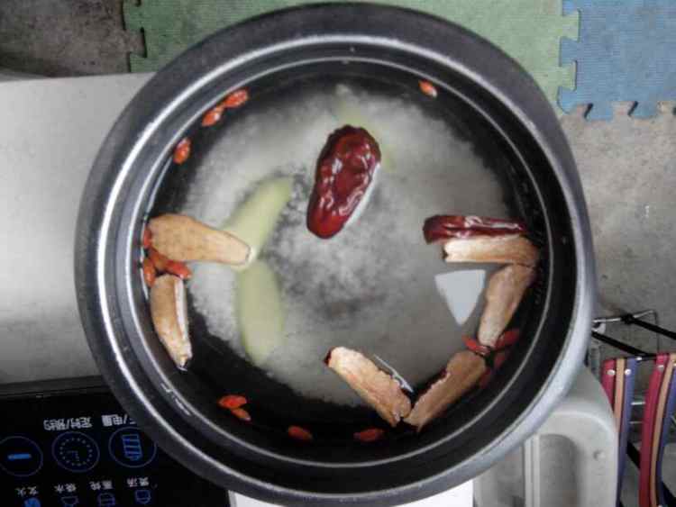 红枣鸡蛋粥步骤4