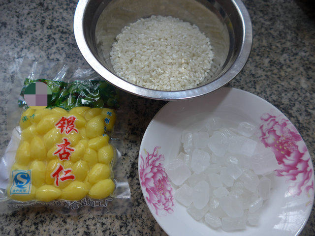 银杏仁大米粥步骤1
