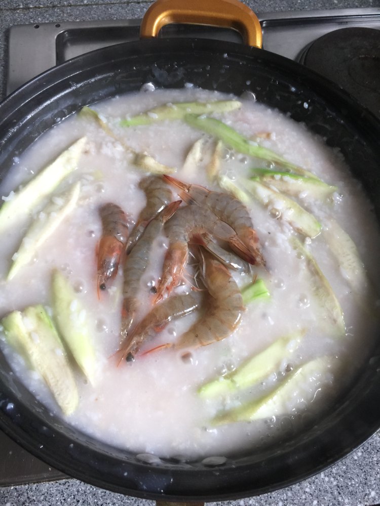丝瓜海鲜粥步骤6