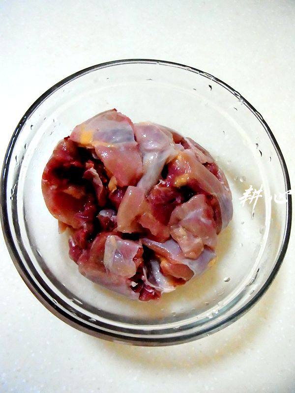 莲子木耳鸭腿粥步骤3