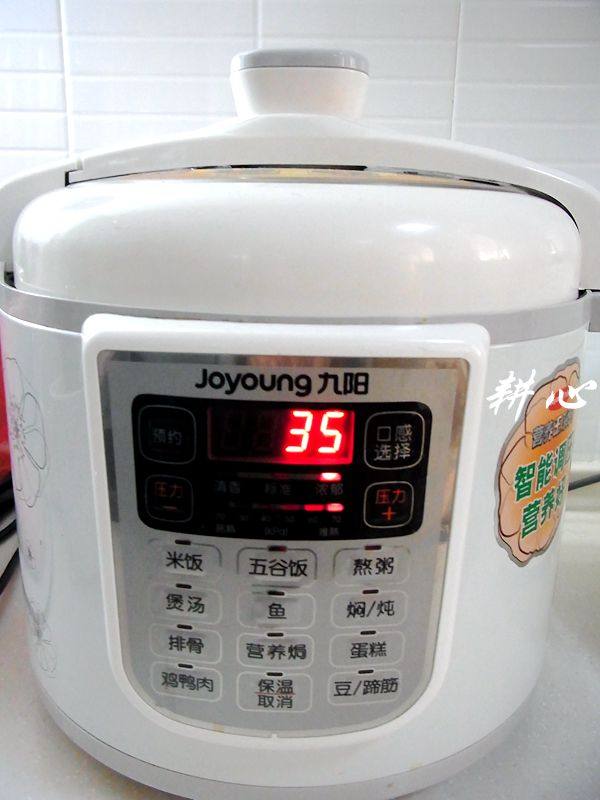 莲子木耳鸭腿粥步骤6