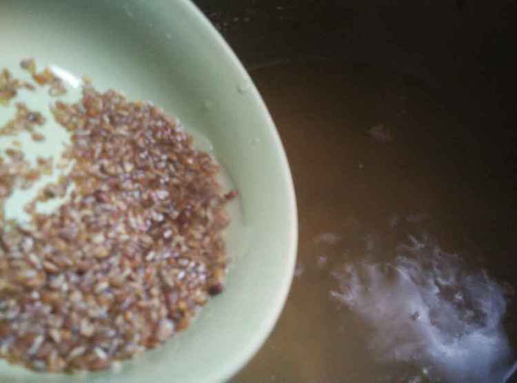 绿豆麦片粥步骤5