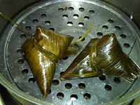 红豆腊肉粽子粥步骤2