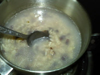 红豆腊肉粽子粥步骤7