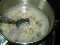 红豆腊肉粽子粥步骤7
