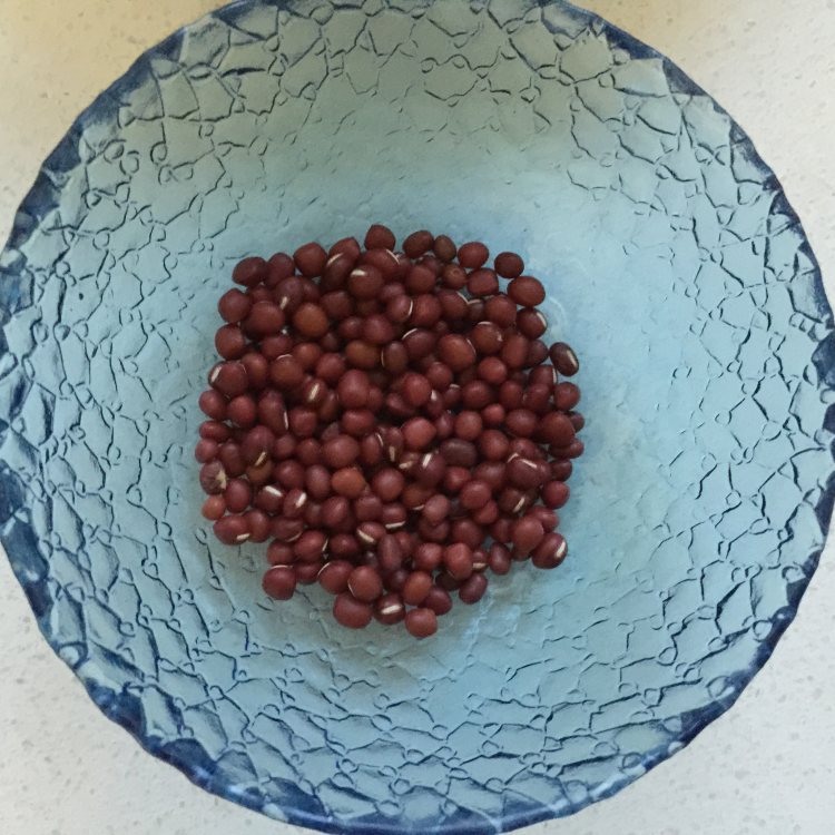 双豆红枣莲子粥步骤1
