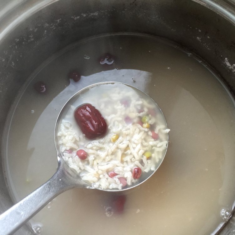 双豆红枣莲子粥步骤8