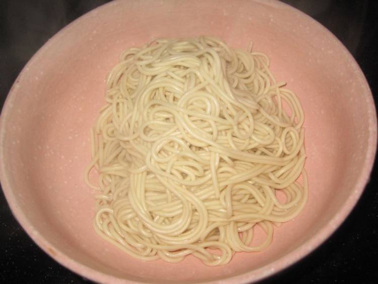 菠菜鱼丸面步骤3