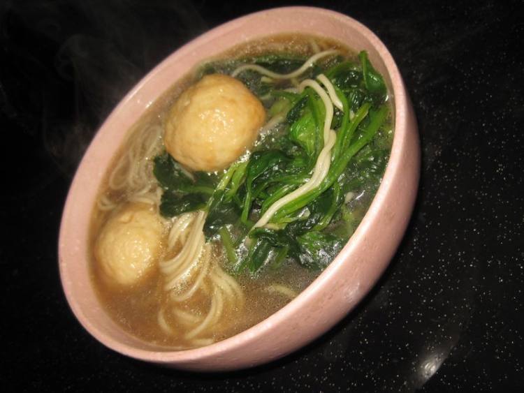 菠菜鱼丸面步骤8