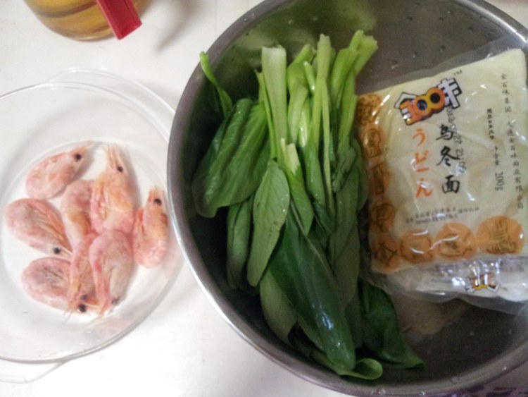 北极甜虾乌冬面步骤1