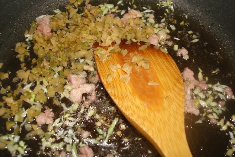 榨菜肉末面步骤6
